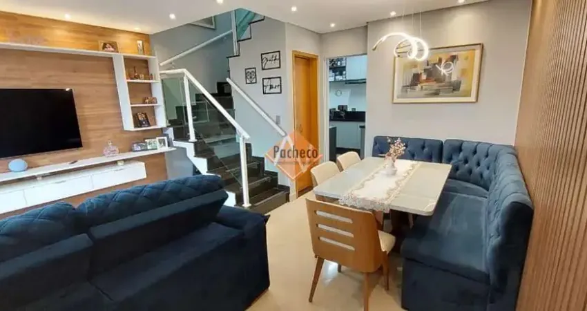 Sobrado na Vila Esperança, 2 suítes, 2 vagas, 120m², R$ 675.000,00.
