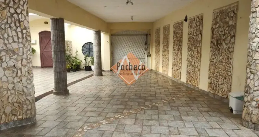 Casa na Vila Londrina, 5 dormitórios(3 suítes), 5 vagas, edícula, 428m², R$1.580.000,00
