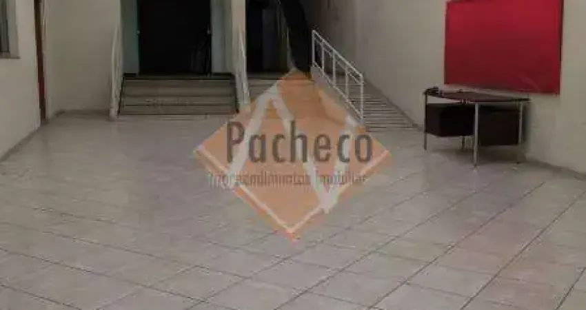 Galpão no Centro da Penha com 8 Salas, Cozinha, 670m², R$2.200.000,00