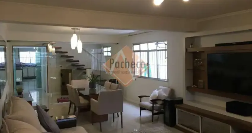Sobrado Frontal em Itaquaquecetuba, 4 dormitórios (2 suítes), 2 vagas, 310m², R$ 750.000,00