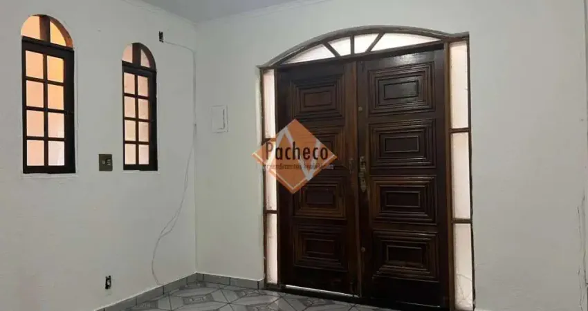 Sobrado com edícula na Chácara Santo Antônio, 04 dormitórios, 02 140m², R$ 520.000,00.