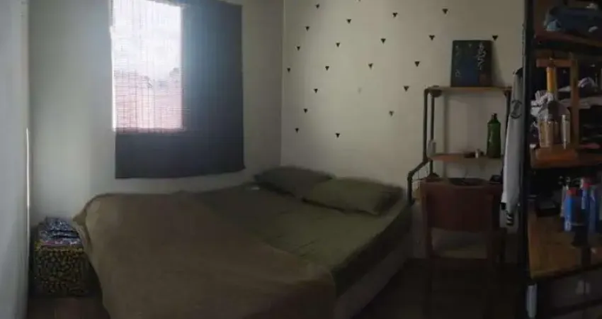 Casa em condomínio na bella vitória na chácara seis de outubro com 1 suíte 2 banheiros 3 vagas.