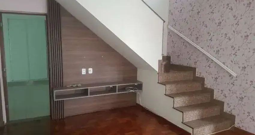 Casa á venda no Parque São Domingos com 300m² 2 dormitórios 2 banheiros 4 vagas.