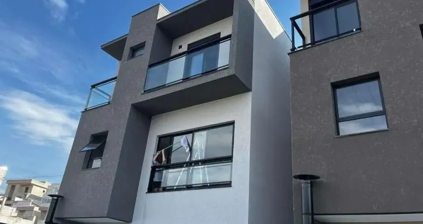 Lindíssimo sobrado à venda - 3 suites - duas vagas - portal dos ypês