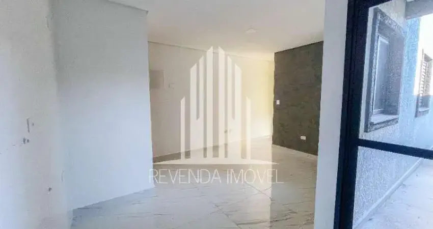 Apartamento garden com 2 dormitórios sendo 1 suíte, possui elevador e 1 vaga de garagem