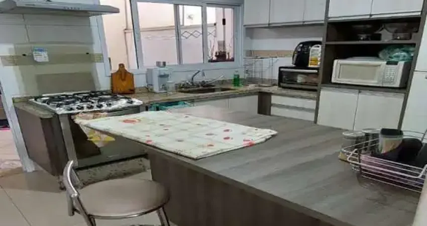 Casa com 2 quartos à venda na Rua Flamboyant, --, Vila Carmem, São Paulo