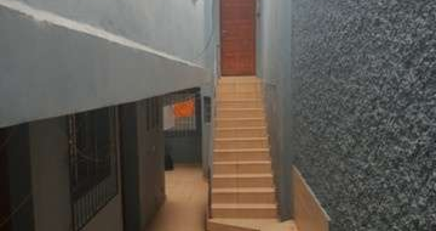 Casa ampla, com 3 dormitórios e 1 suite com 2 vagas