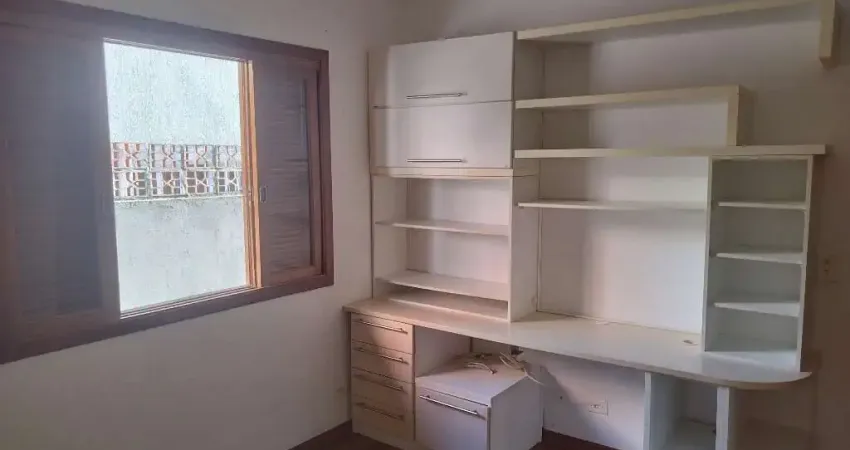 Casa a venda em Cotia com 180m² 3 dormitórios 1 suíte 3 banheiros 2 vagas