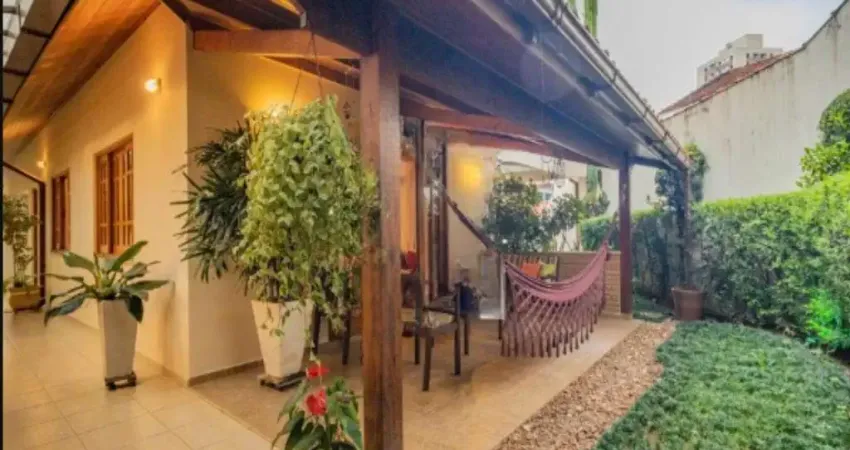 Casa à venda com 280m², 3 quartos e 3 vagas na super quadra morumbi