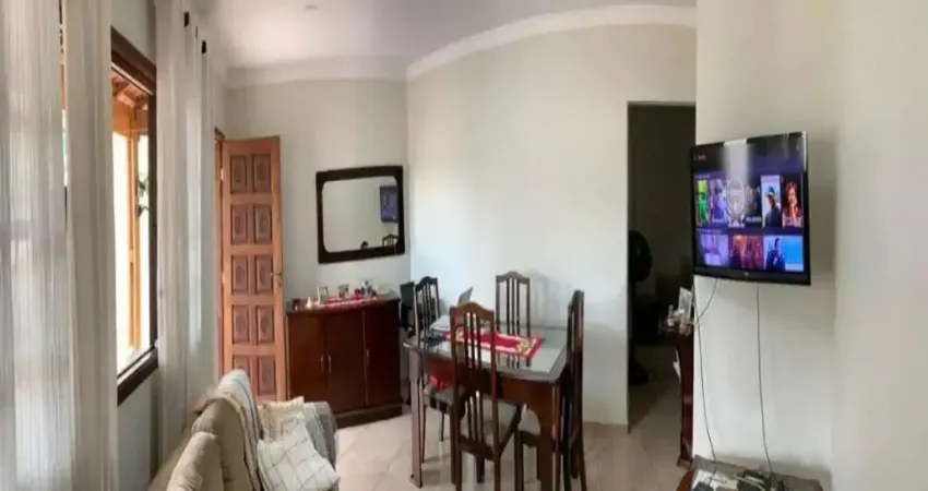 Casa à venda no Parque Maria Domitila com 127m² 3 dormitórios 1 suíte 4 banheiros 4 vagas