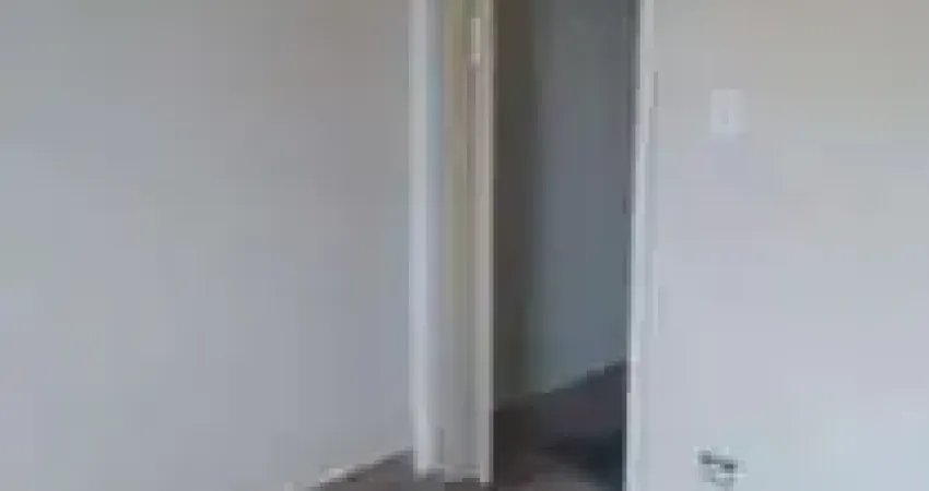 Sobrado com dois quartos dois banheiros em cima e embaixo cozinha sala lavanderia garagem tem quinta