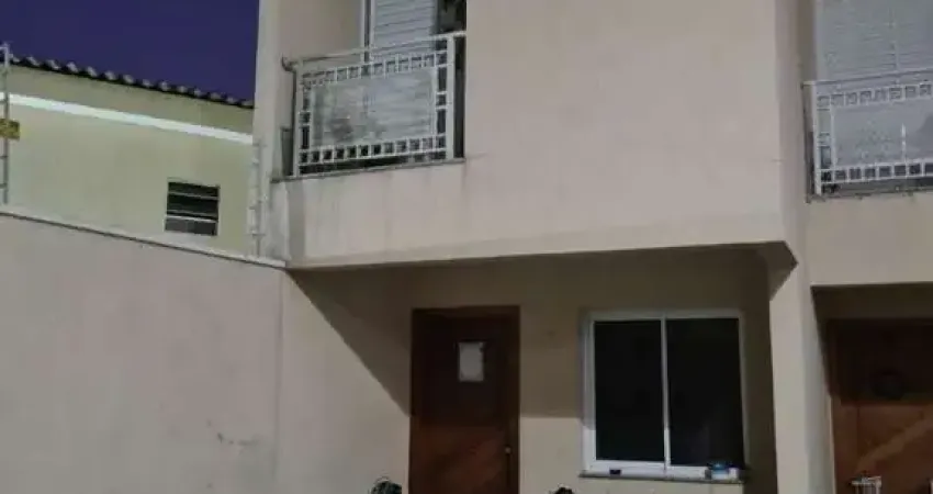 Casa em condomínio à venda na Cidade Líder, São Paulo.