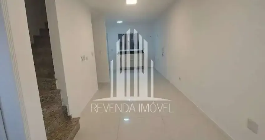 Imperdível casa em condomínio na Vila Carmosina, São Paulo-SP: 2 quartos, 2 banheiros, 2 vagas, 97m²!