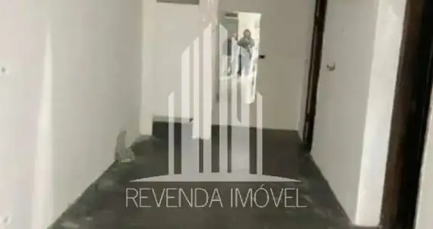 Casa Comercial à Venda em São Paulo-SP, no Cambuci, com 2 Banheiros e 86 m² de Área