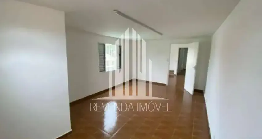 Imperdível oportunidade! Casa à venda com 3 quartos, 3 banheiros, 2 vagas de garagem na zona Oeste de São Paulo.