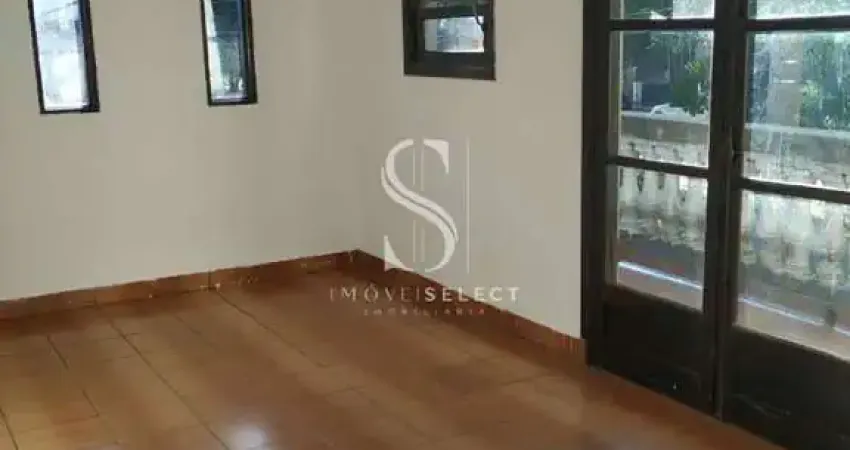 CASA ASSOBRADADA COM 130M² COM DOIS DORMITORIOS, DOIS BANHEIROS E TRES VAGAS DE GARAGEM NO IPIRANGA.
