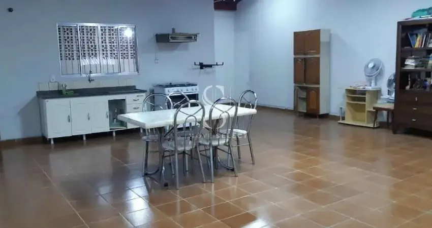Casa Assobradada no Butantã com 3 quartos 2 vagas, 3 banheiros. CASA RESIDENCIAL DE 246M² COM 3 DOR