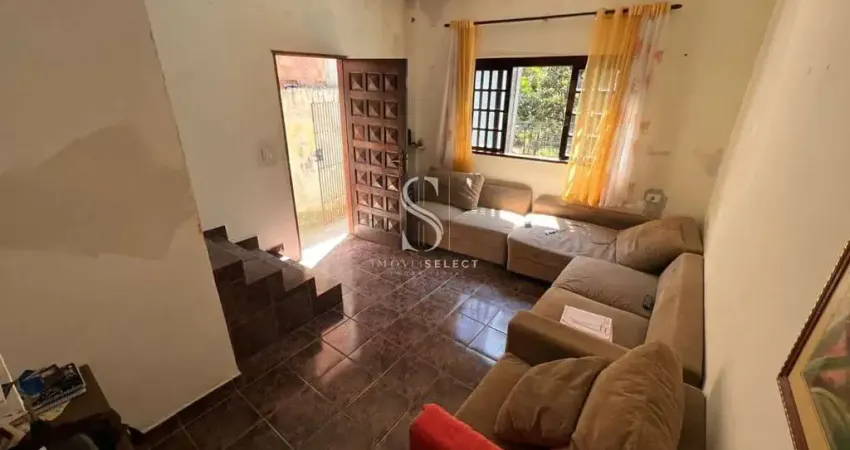 SOBRADO NO JARDIM GUANHEMBU, POSSUI 100M², COM 3 DORMITÓRIOS, 1 SALA, 1 BANHEIRO E 1 VAG
