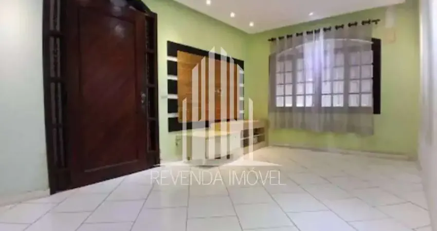 Casa à venda em São Paulo-SP, no bairro de Guaianazes, com 3 quartos, 1 suíte e 3 vagas de garagem!