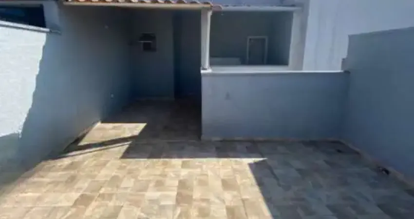 Cobertura com excelente acabamento, possui 2 dormitórios, sala, cozinha e 1 vaga de garagem.