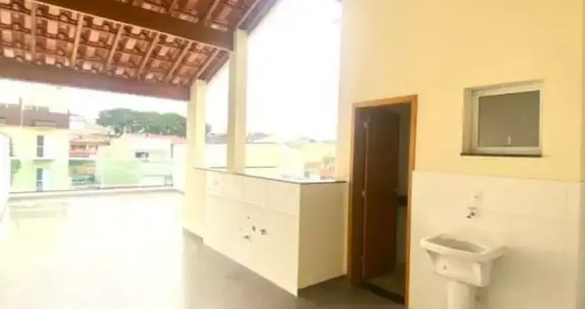 Cobertura com churrasqueira, hall social com elevador, 2 dormitórios sendo 1 suíte e 2 vagas