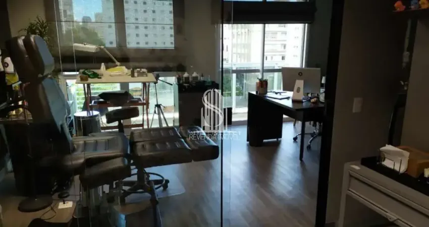 Conjunto comercial bem localizado de 46m², com 2 banheiros e 1 vaga, á venda na região de pinheiros.