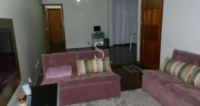 Butantã - casa assobradada de 240m² com 4 quartos, 3 banheiros, quintal e 2 vagas.