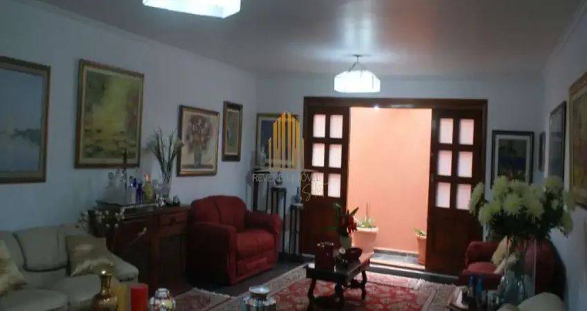 Morumbi - sobrado de 400m² com 3 dormitórios (suítes) e 5 vagas de garagem.