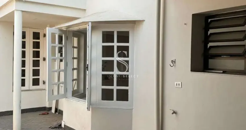 Brooklin - casa de 220m² com 3 dormitórios, 3 suites, closet, 2 vagas de garagem e 5 banheiros