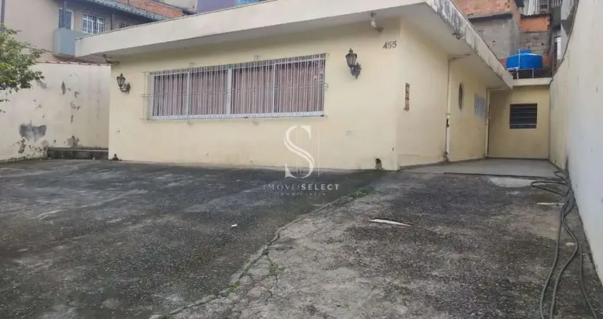 Linda casa de 251m² possui 2 quartos, sala, cozinha, 2 banheiros e garagem ampla em parque regina.