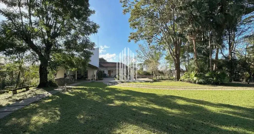 Oportunidade: casa à venda em carapicuíba-sp, chácara dos junqueiras!3 quartos, 1 suíte, 6 banheiros, 1 vaga, 10.000m² de área.ideal para morar ou incorporar!