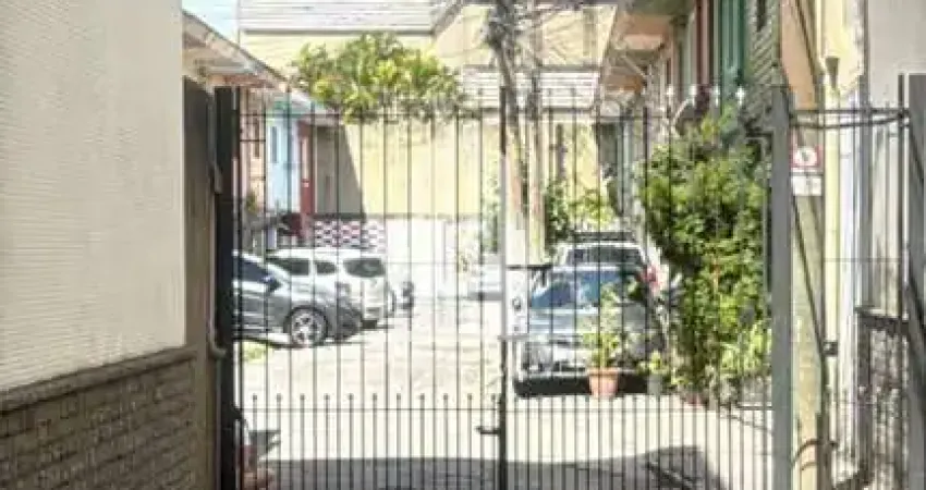 Ótima oportunidade de investimento! Casa à venda em São Paulo-SP, no bairro Catumbi, com 2 quartos, 1 banheiro, 1 vaga de garagem e 80,00 m² de área.
