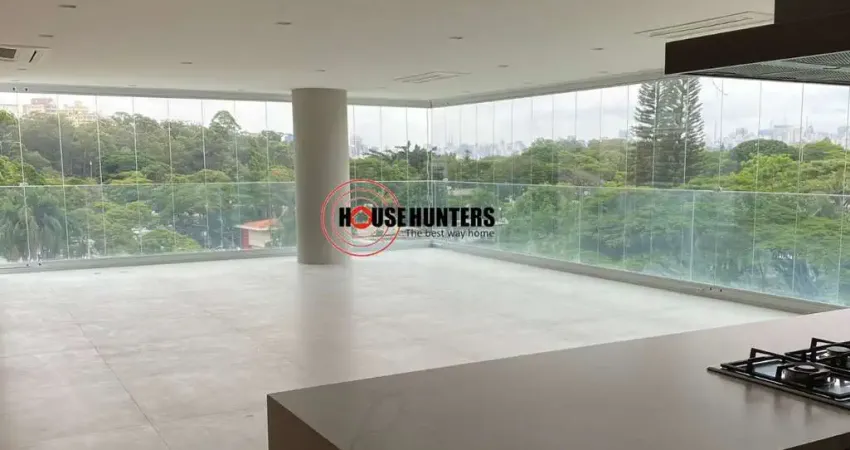 Apartamento de Alto Padrão em Moema, São Paulo - 3 Quartos, 3 Suítes, 2 Salas, 5 Banheiros, 272m² de Área - Venha Conhecer!