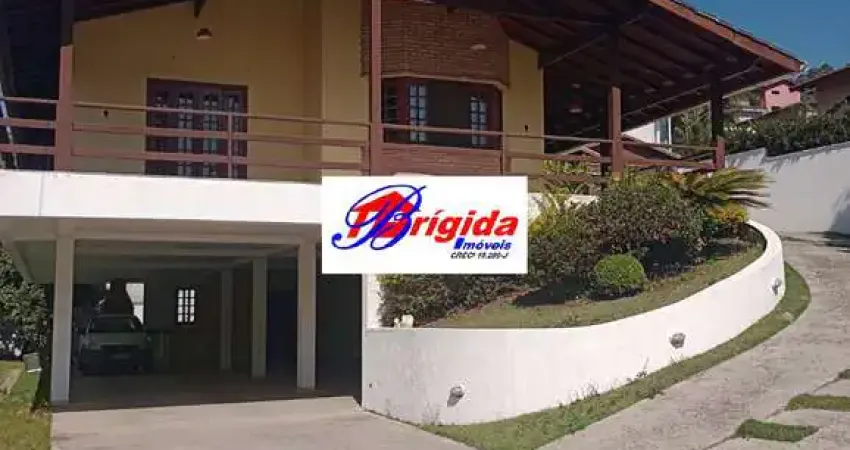 Linda Casa Assobradada, com 04 dor, lazer, 06 vagas, Parque das Artes!!