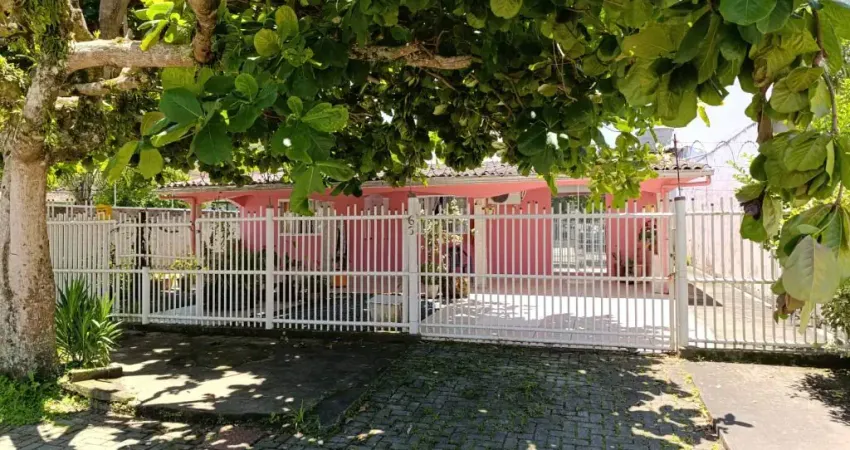 Terreno com casa averbada, terreno de 568 m²,  centro em guaratuba-pr, por r$ 1.220.000,00