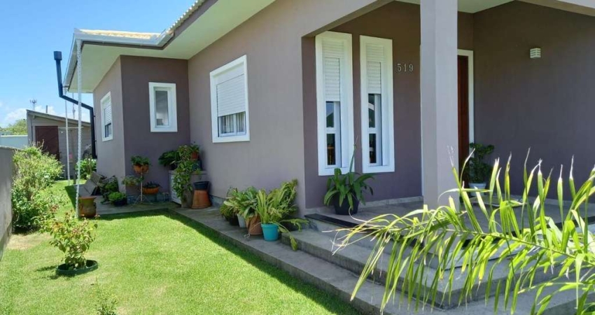 Casa para Venda em Imbituba, 3 dormitórios, 3 banheiros, 1 vaga