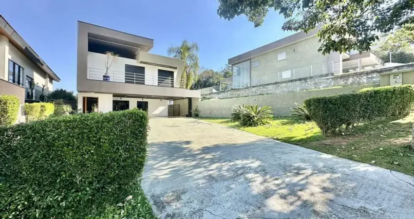 Cond. Vintage - Cond. Vintage - Moderna, rua tranquila, 4 suítes (1 no térreo), piscina!