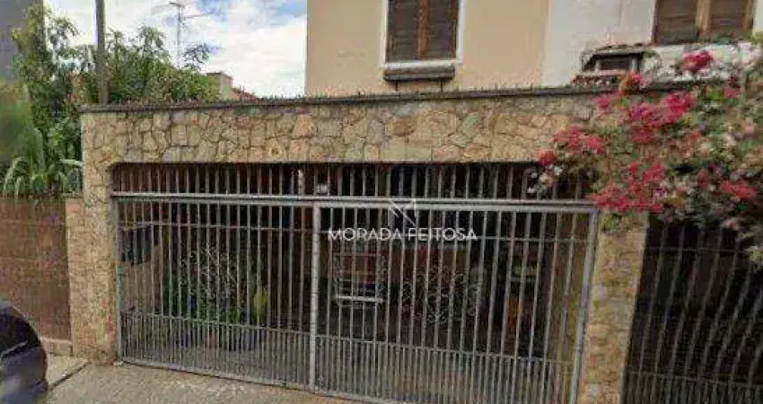 Ótimo sobrado na Vila Matilde com 3 quartos sendo 1 suíte, 4 banheiros, corredor lateral, 2 vagas cobertas, quintal, próximo a Avenida Aricanduva