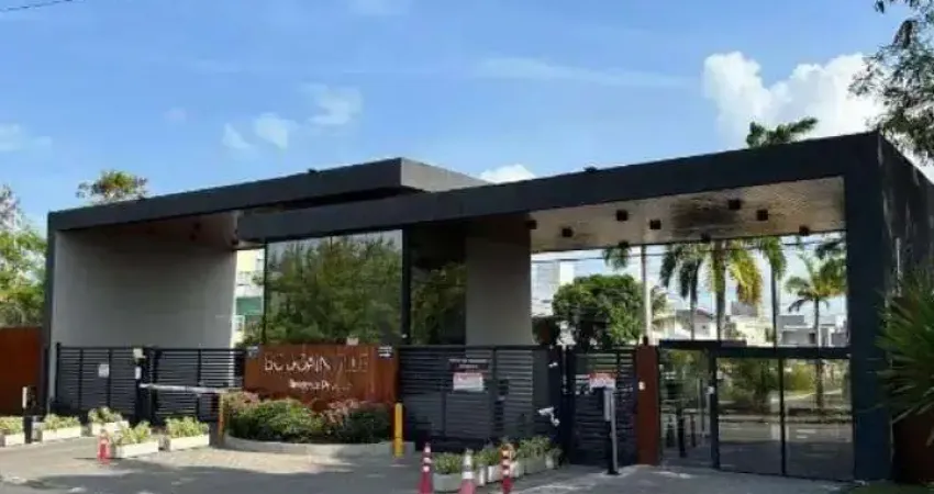 Casa de alto padrão no Portal do Sol, em condomínio fechado, com lazer completo, segurança 24h e excelente localização.