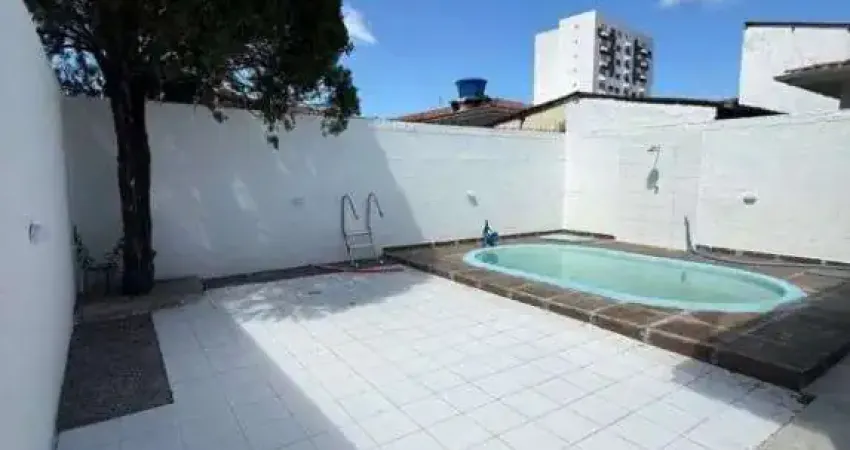 Casa com Piscina à Venda nos Bancários – Conforto e Lazer para sua Família