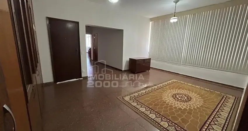 Apartamento com 4 quartos para alugar na Rua Olegário Maciel, 543, Centro, Uberlândia