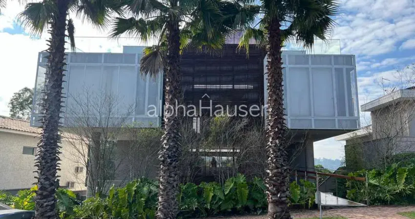Casa Gênesis 1 - fundo para mata, elevador, fotovoltáica - venda mobiliada.