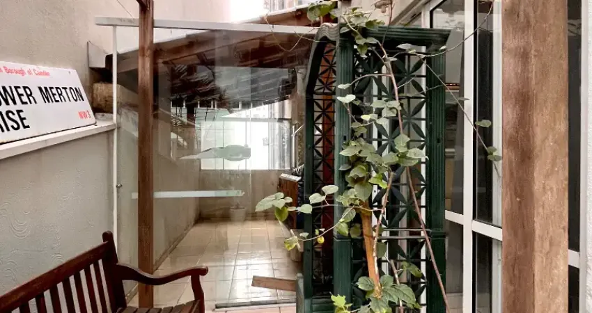 Apto 2 dormitórios com varanda (1 suite), mobiliado, 100 m2 com terraço privativo