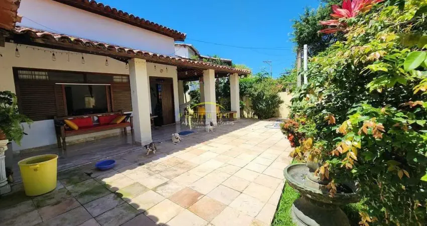 Excelente Casa à Venda em Condomínio Fechado – Itapuã