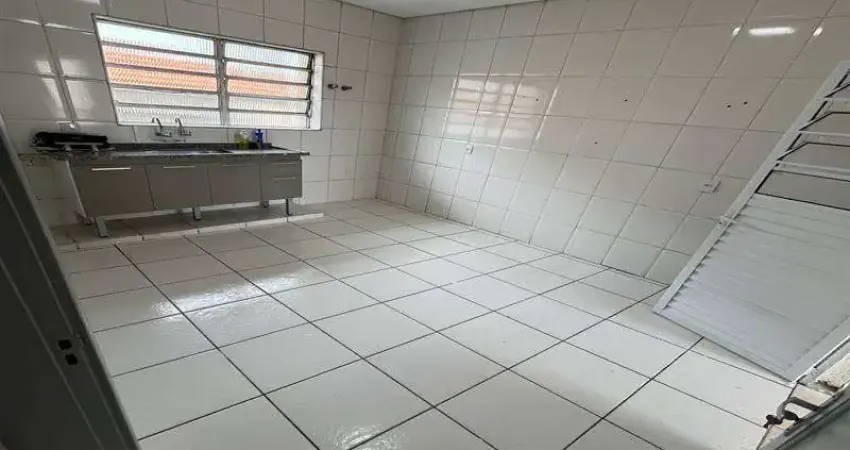 Casa com 3 quartos para alugar na Vila Água Funda, São Paulo