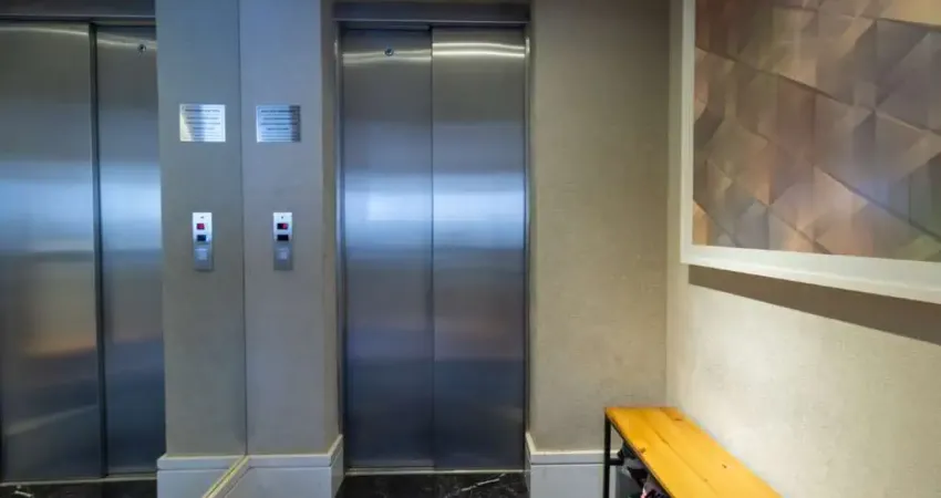 Apartamento para venda em Moema com 3 quartos, sendo 3 suítes , 181m²