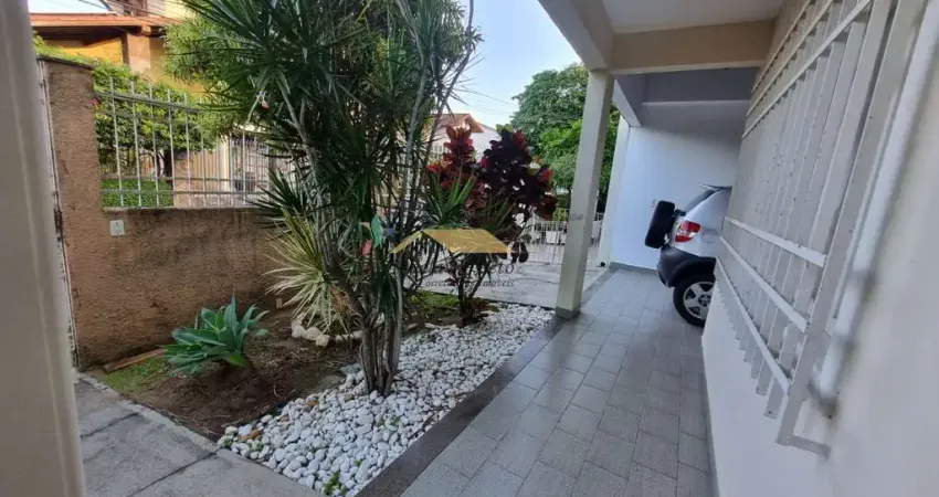 Casa duplex, 5 quartos/2 suites, 2 vagas, 325m², 3ª quadra em Mata da Praia - Vitória-ES