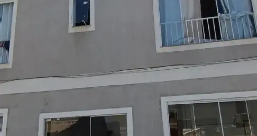 Apartamento com 2 quartos no 1º andar, na Enseada das Gaivotas Rio das Ostras