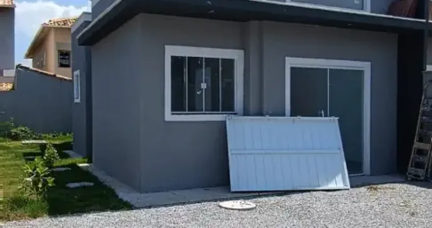 Casa Linear com 2 quartos, sendo 1 suíte no Enseada das Gaivotas Rio das Ostras