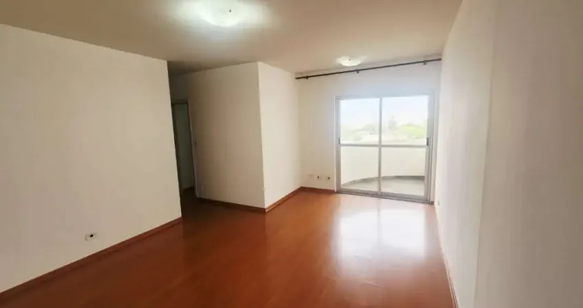 Oportunidade!!! com 80m², 3 dormitórios  (sendo 1 suíte), sala com 2 ambientes e 2 vagas de garagem